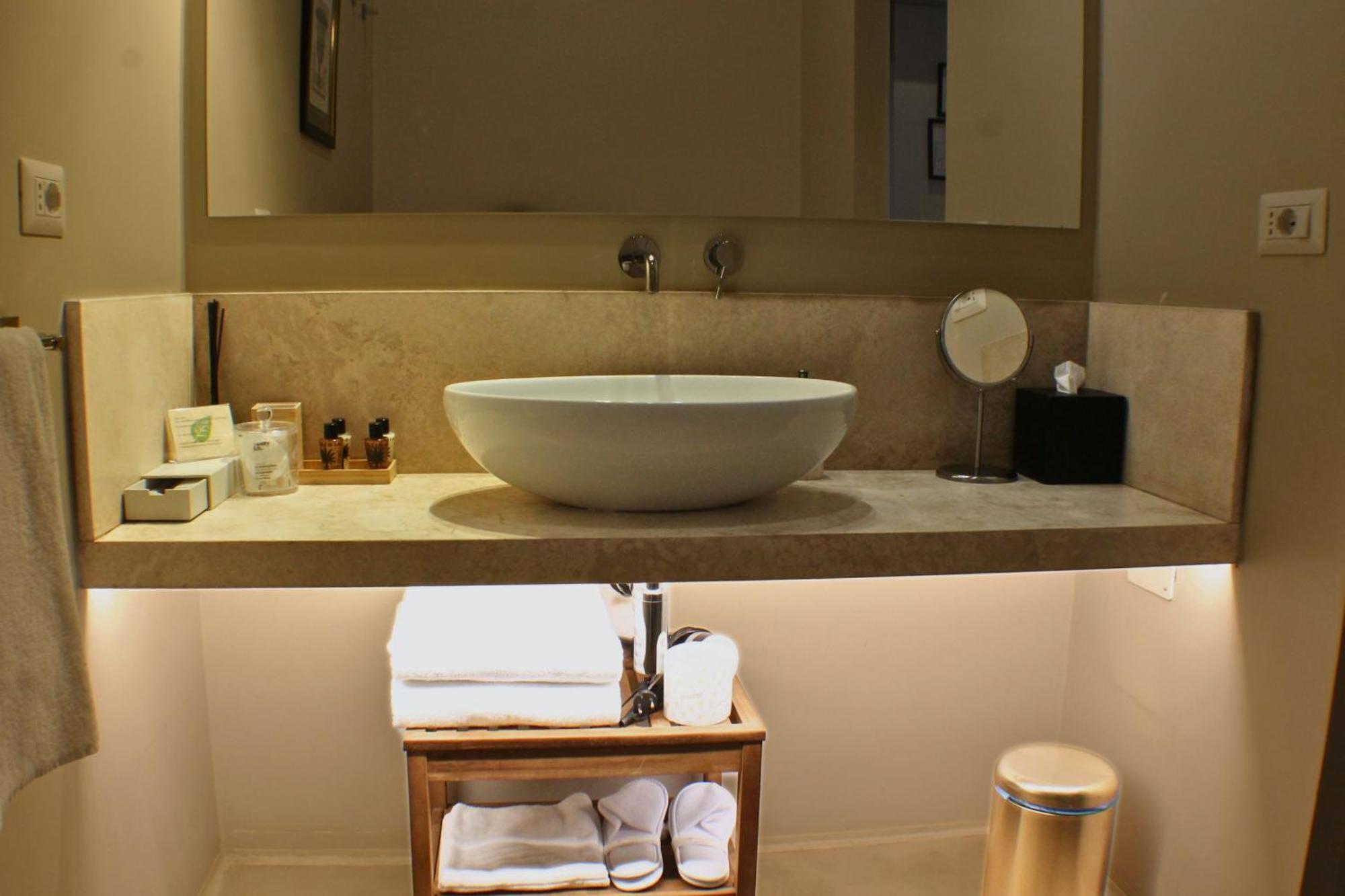 โดมุส 21 ลักชัวรี สวีท Hotel โรม ภายนอก รูปภาพ