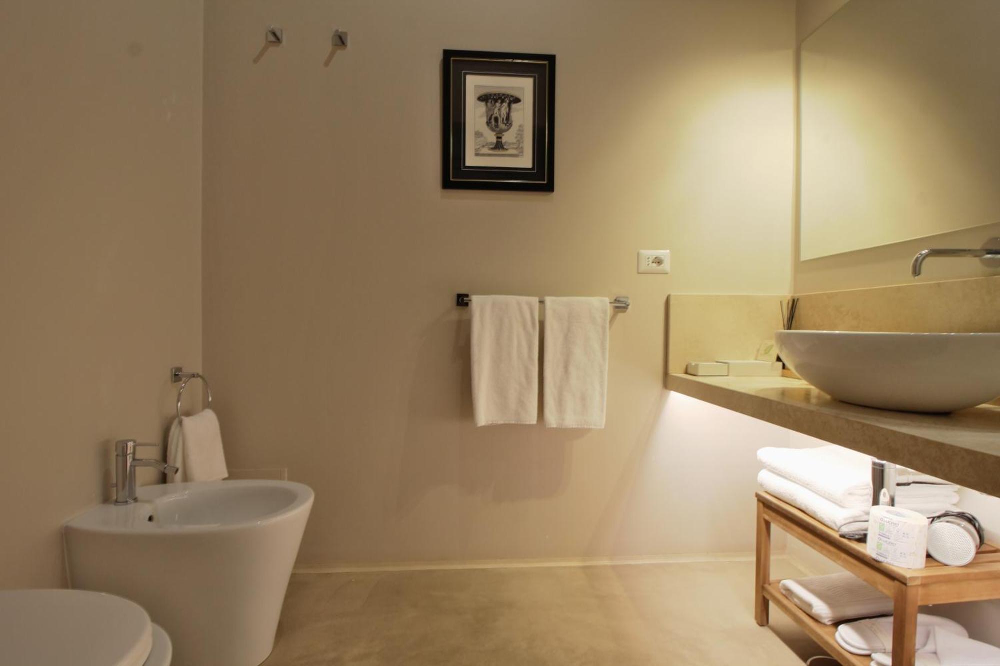 โดมุส 21 ลักชัวรี สวีท Hotel โรม ภายนอก รูปภาพ